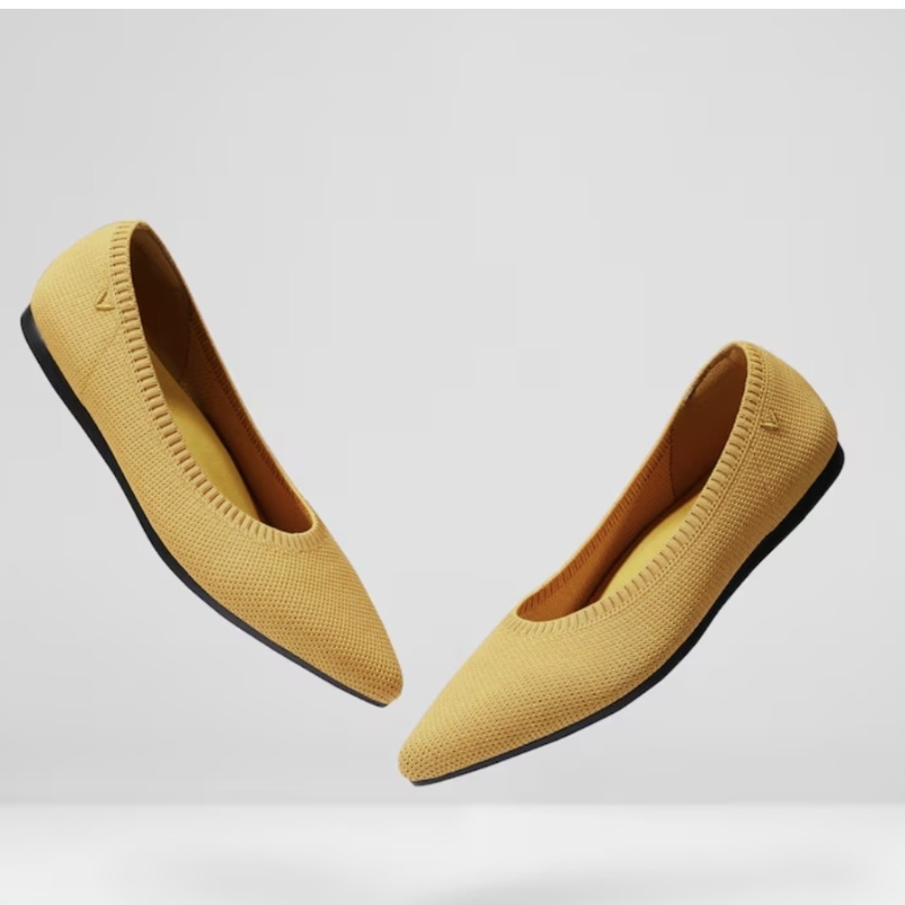 Vivaia Yellow Pointed Flats Size 41.4 (US 9.5-10)
